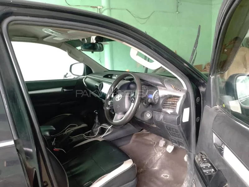 Toyota Hilux 2017 for Sale in Karachi Image-1