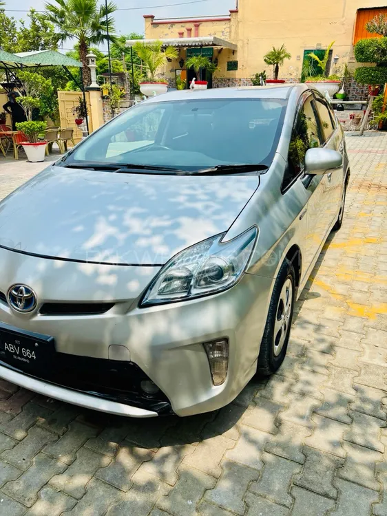 Toyota Prius 2012 for Sale in Wah cantt Image-1
