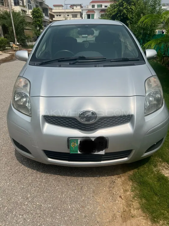 Toyota Vitz 2010 for Sale in Islamabad Image-1