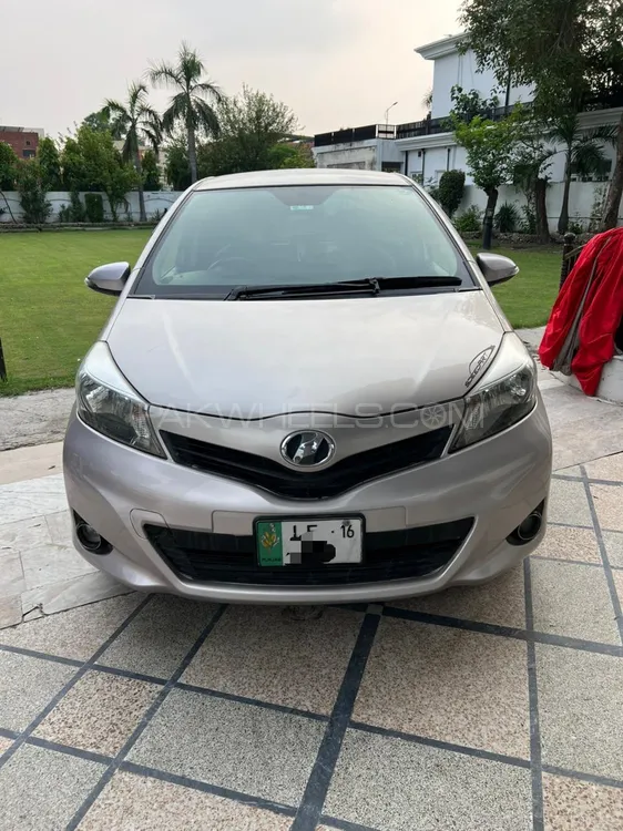 Toyota Vitz 2012 for Sale in Lahore Image-1