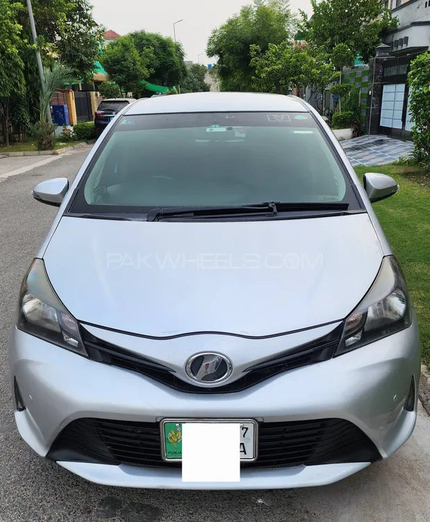 Toyota Vitz 2014 for Sale in Lahore Image-1