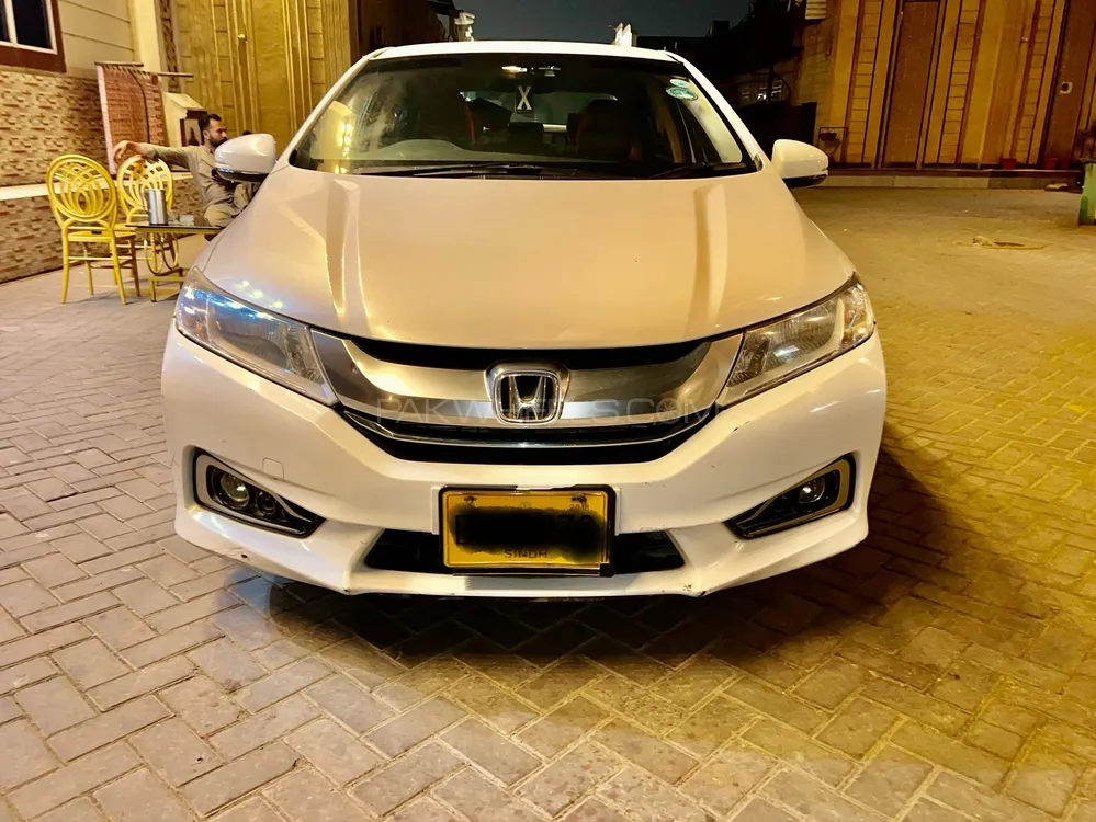 Honda Grace Hybrid 2015 for Sale in Karachi Image-1