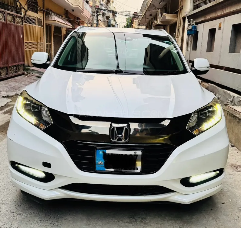 Honda Vezel 2016 for Sale in Islamabad Image-1