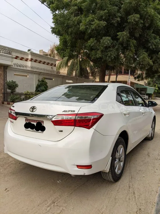 Toyota Corolla 2017 for Sale in Karachi Image-1