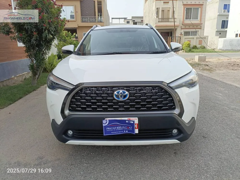 Toyota Corolla Cross 2025 for Sale in Multan Image-1