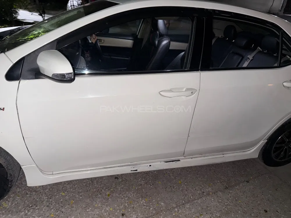 Toyota Corolla 2015 for Sale in Lahore Image-1