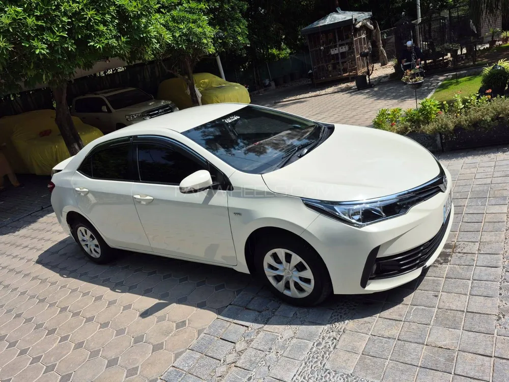 Toyota Corolla 2016 for Sale in Islamabad Image-1