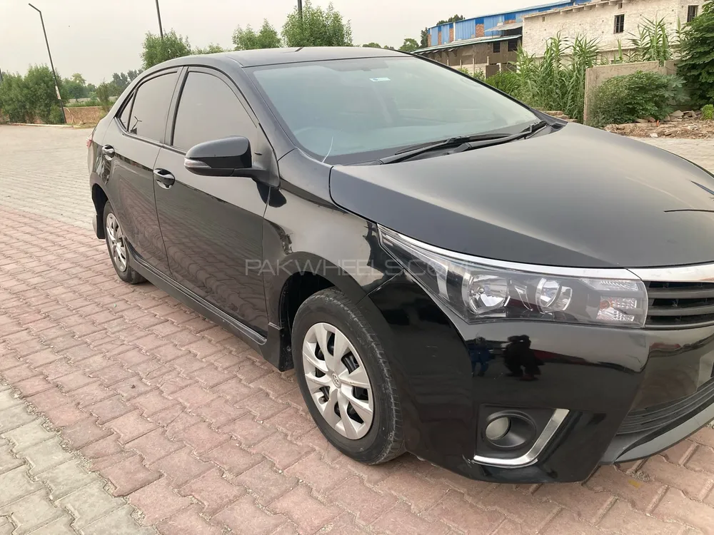 Toyota Corolla 2016 for Sale in Peshawar Image-1