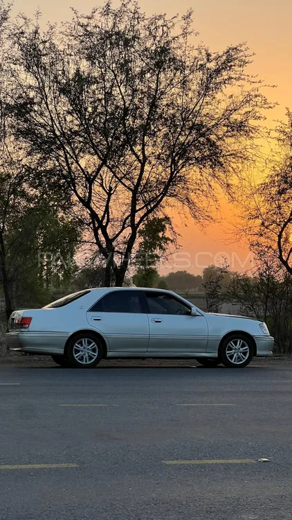 Toyota Crown 2002 for Sale in Lahore Image-1