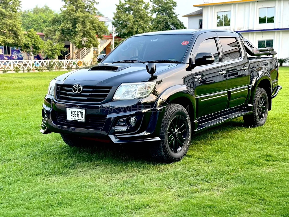 Toyota Hilux 2014 for Sale in Islamabad Image-1