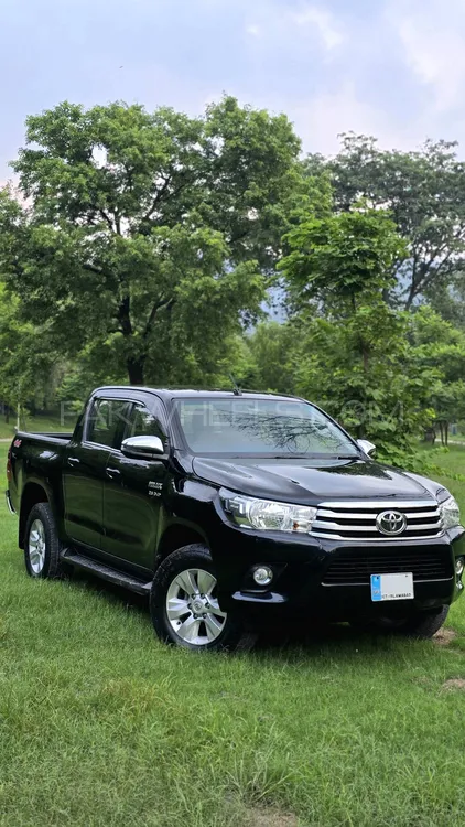 Toyota Hilux 2019 for Sale in Islamabad Image-1