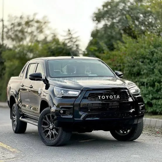 Toyota Hilux 2025 for Sale in Lahore Image-1