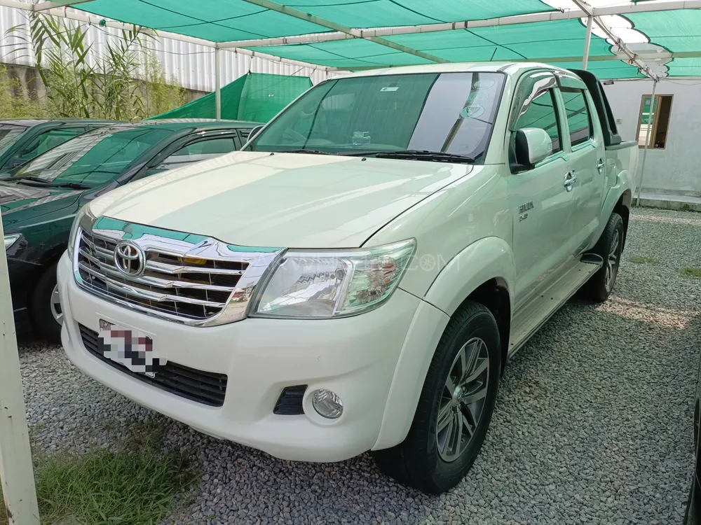 Toyota Hilux 2016 for Sale in Islamabad Image-1