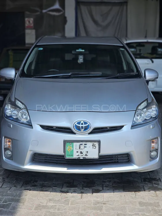 Toyota Prius 2011 for Sale in Peshawar Image-1
