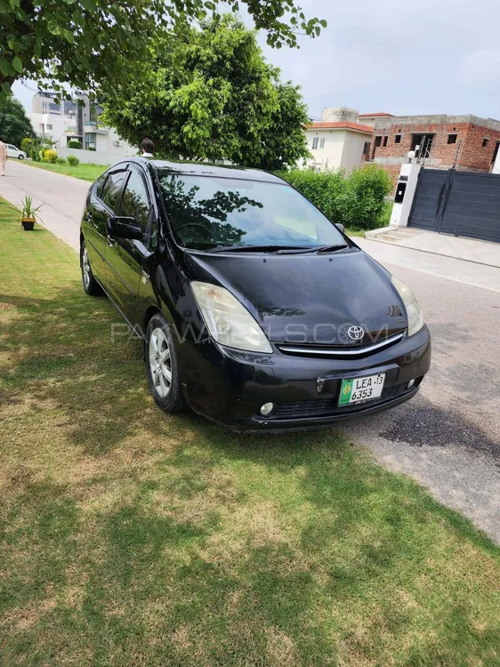 Toyota Prius 2007 for Sale in Lahore Image-1