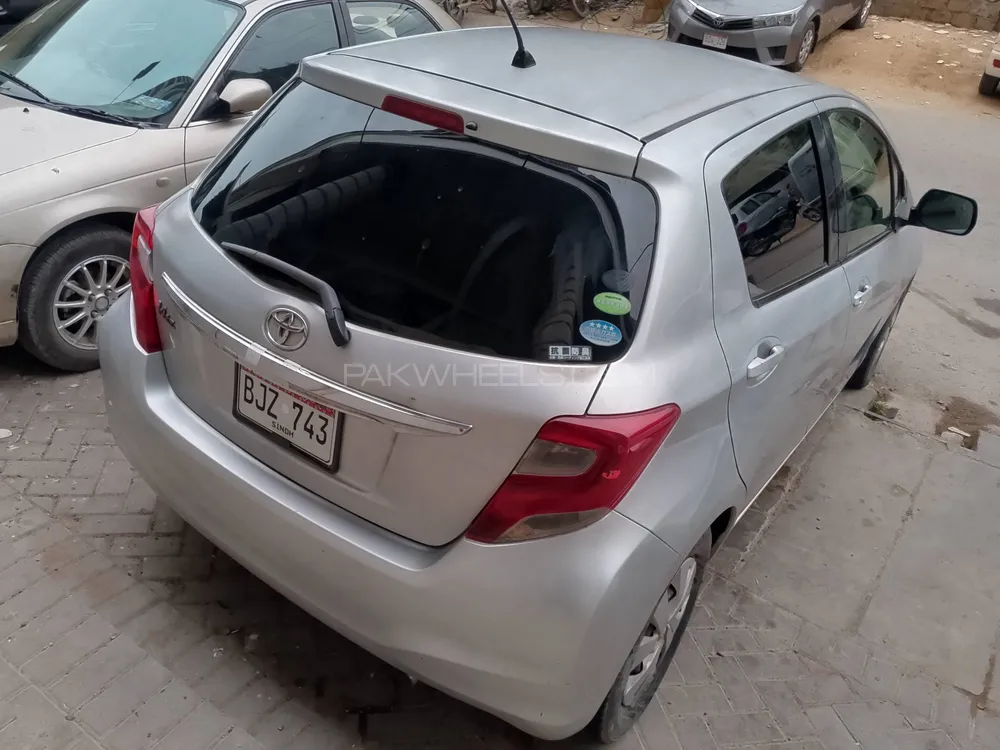 Toyota Vitz 2014 for Sale in Karachi Image-1