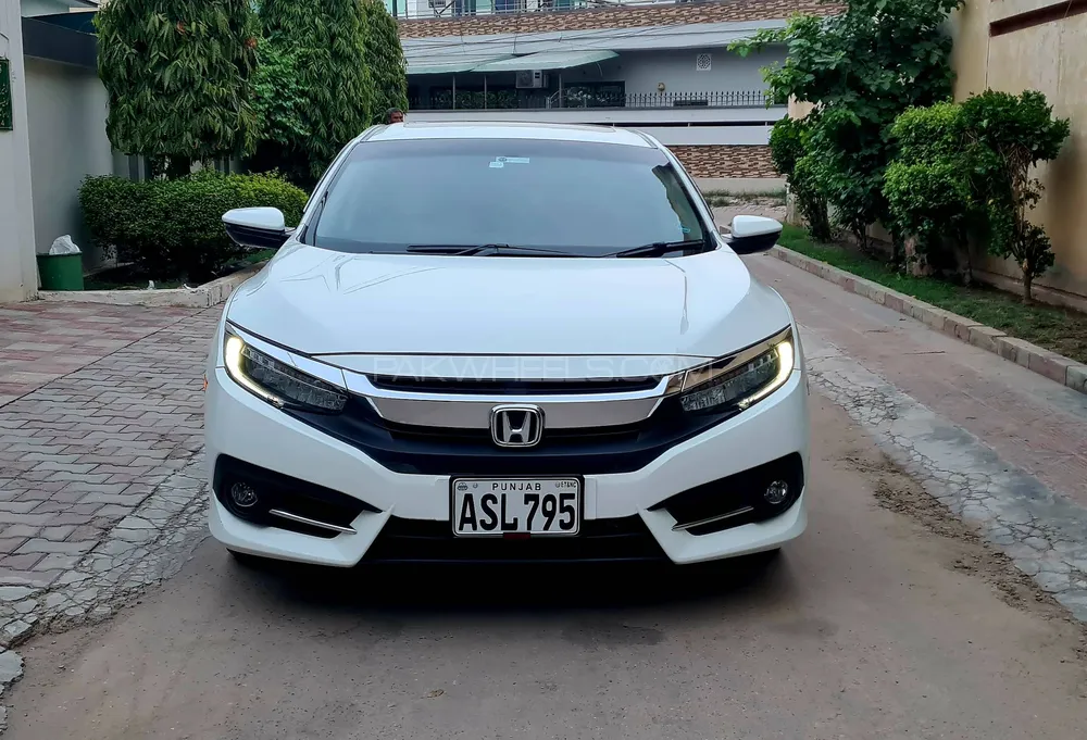 Honda Civic 2017 for Sale in Multan Image-1