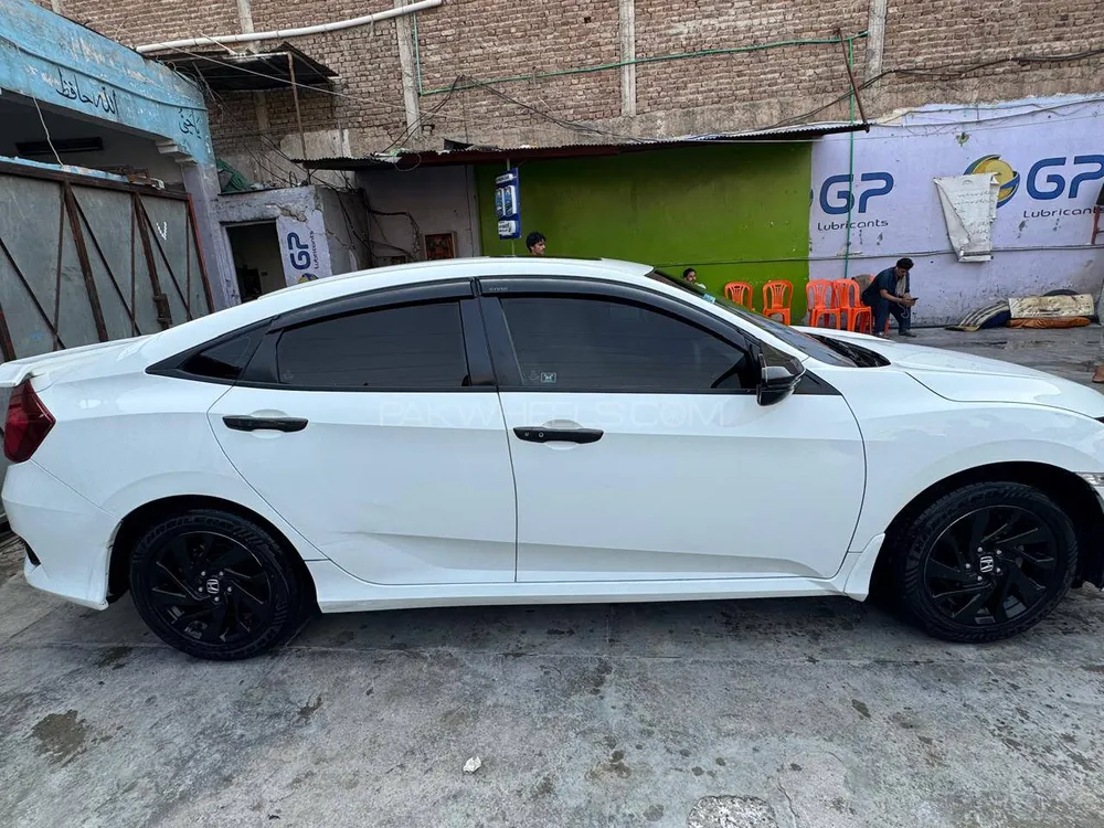 Honda Civic 2017 for Sale in Peshawar Image-1