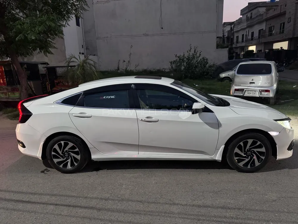 Honda Civic 2017 for Sale in Lahore Image-1