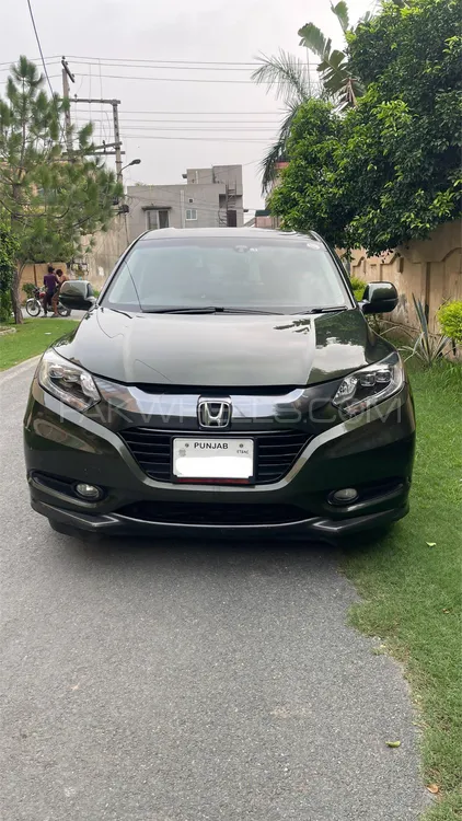 Honda Vezel 2015 for Sale in Lahore Image-1
