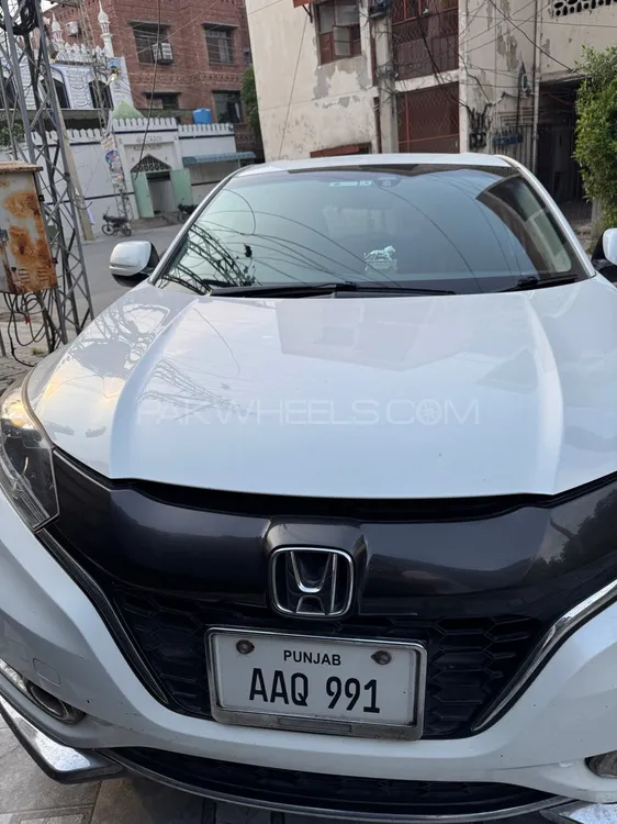 Honda Vezel 2020 for Sale in Lahore Image-1