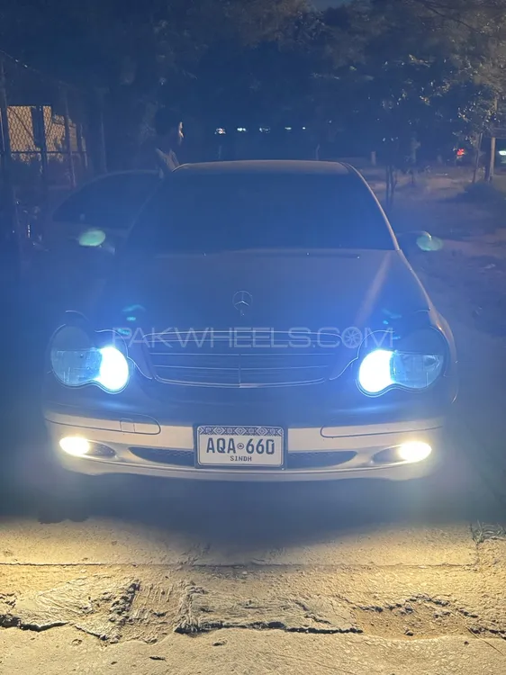 Mercedes Benz C Class 2003 for Sale in Islamabad Image-1