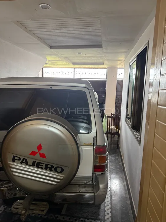 Mitsubishi Pajero 1990 for Sale in Qila Deedar Singh Image-1
