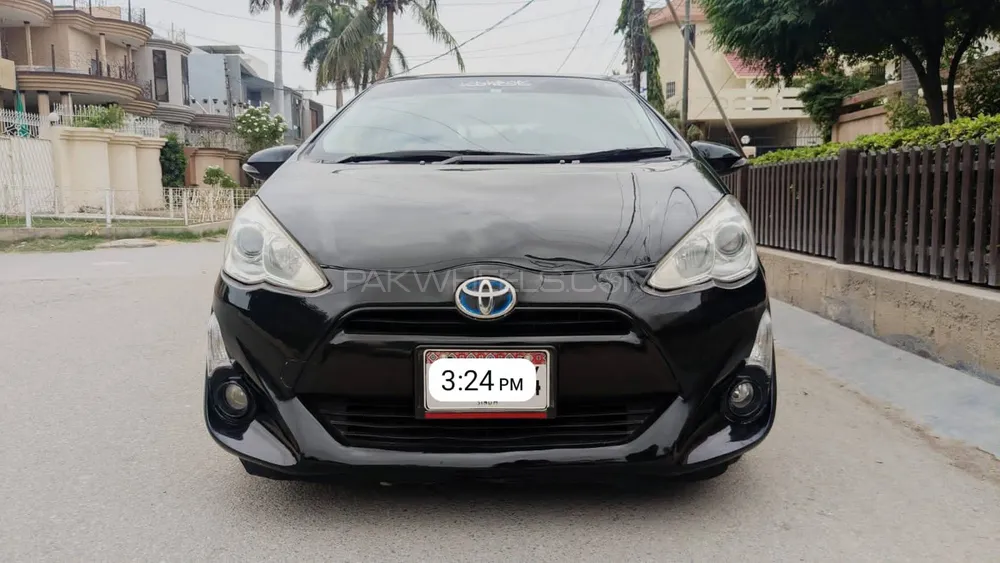 Toyota Aqua 2015 for Sale in Karachi Image-1