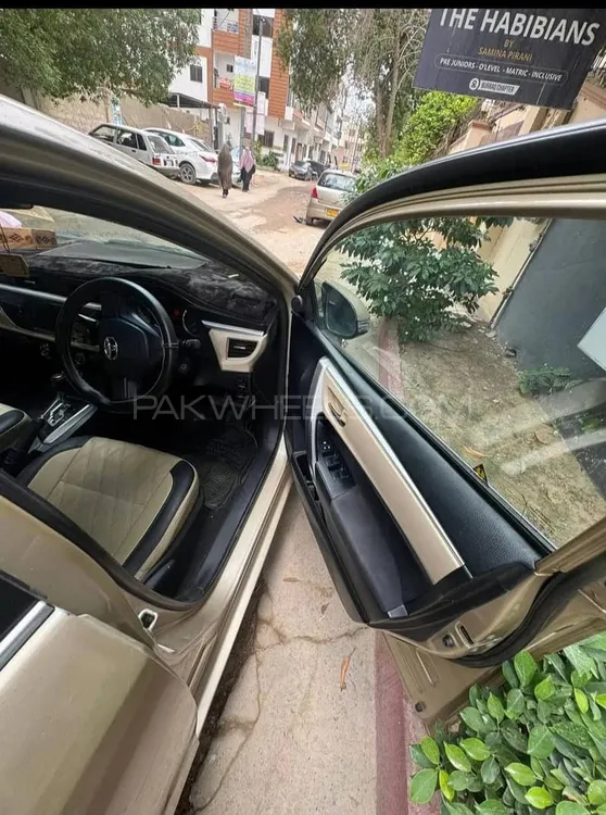 Toyota Corolla 2015 for Sale in Karachi Image-1