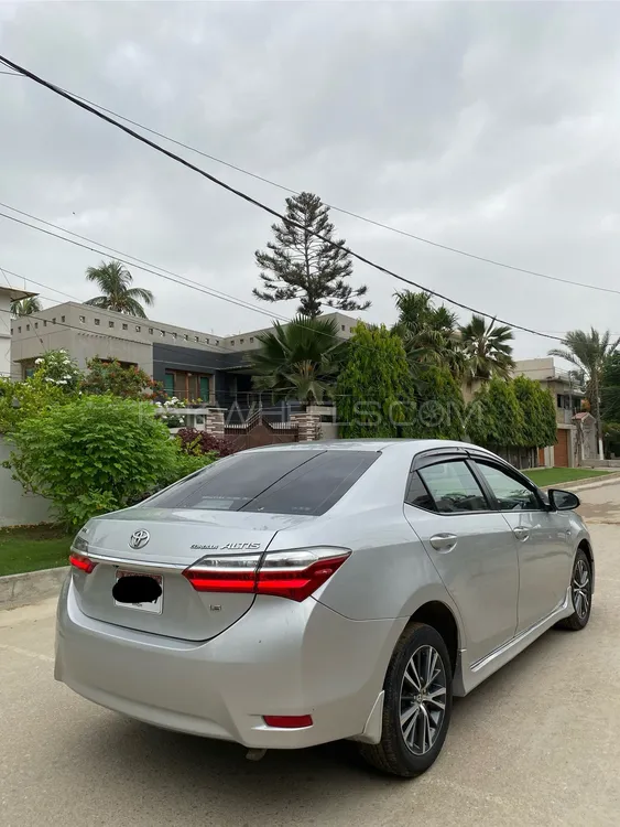 Toyota Corolla 2017 for Sale in Karachi Image-1