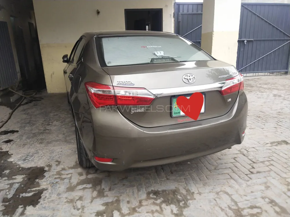 Toyota Corolla 2014 for Sale in Lahore Image-1