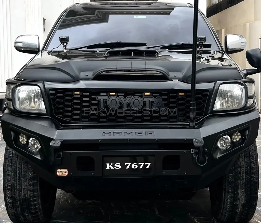 Toyota Hilux 2013 for Sale in Karachi Image-1