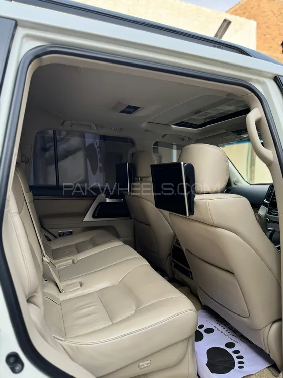 Toyota Land Cruiser 2017 for Sale in Islamabad Toyota Land Cruiser 2017 for Sale in Islamabad Image-11