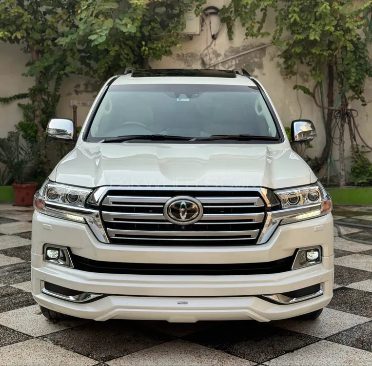 Toyota Land Cruiser 2017 for Sale in Islamabad Image-1