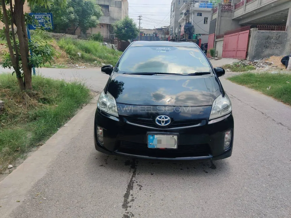 Toyota Prius 2010 for Sale in Lahore Image-1