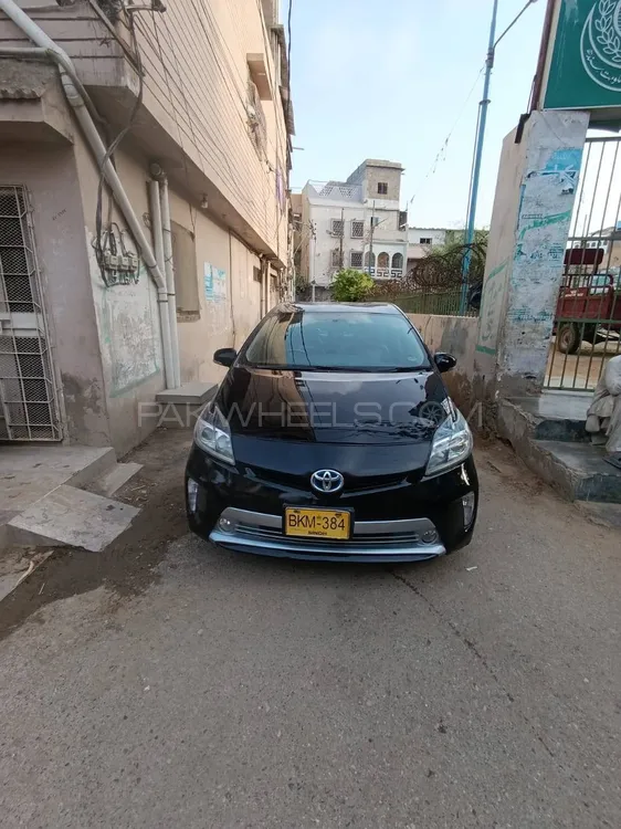 Toyota Prius 2014 for Sale in Karachi Image-1