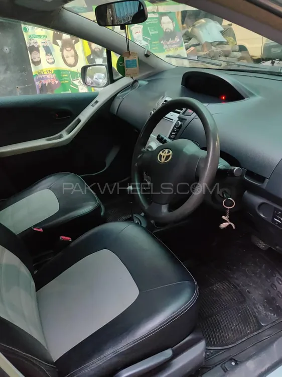 Toyota Vitz 2010 for Sale in Lahore Image-1