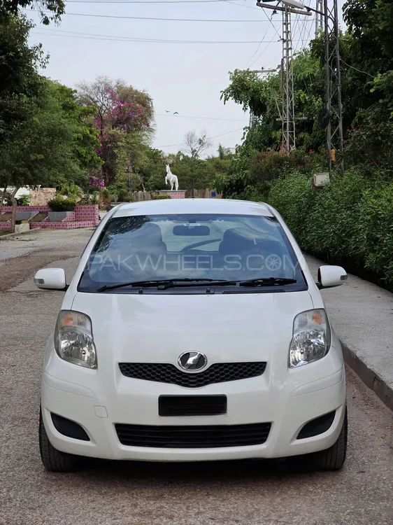 Toyota Vitz 2007 for Sale in Dera ismail khan Image-1