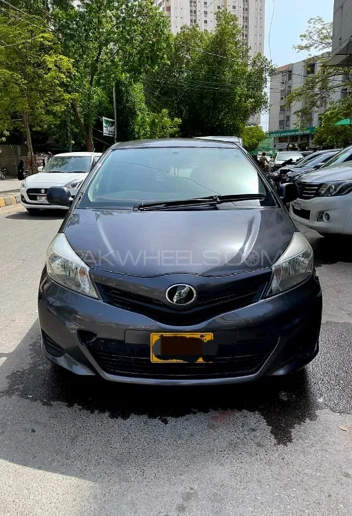 Toyota Vitz 2012 for Sale in Karachi Image-1