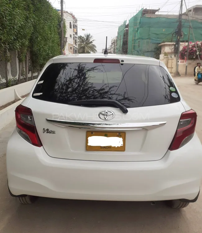 Toyota Vitz 2014 for Sale in Karachi Image-1