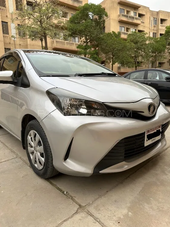 Toyota Vitz 2014 for Sale in Karachi Image-1