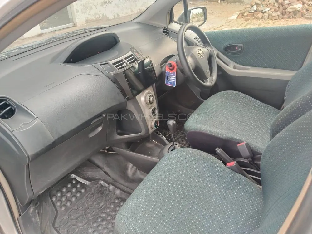 Toyota Vitz 2006 for Sale in Sargodha Image-1