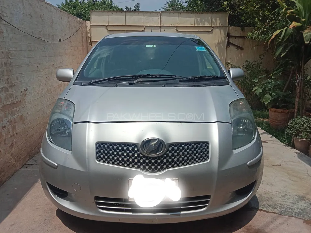 Toyota Vitz 2006 for Sale in Peshawar Image-1