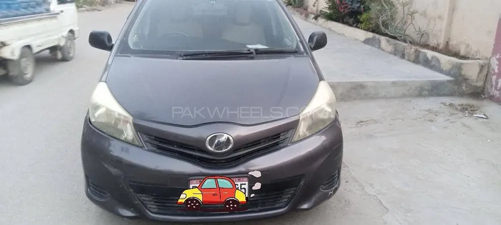 Toyota Vitz 2013 for Sale in Karachi Image-1