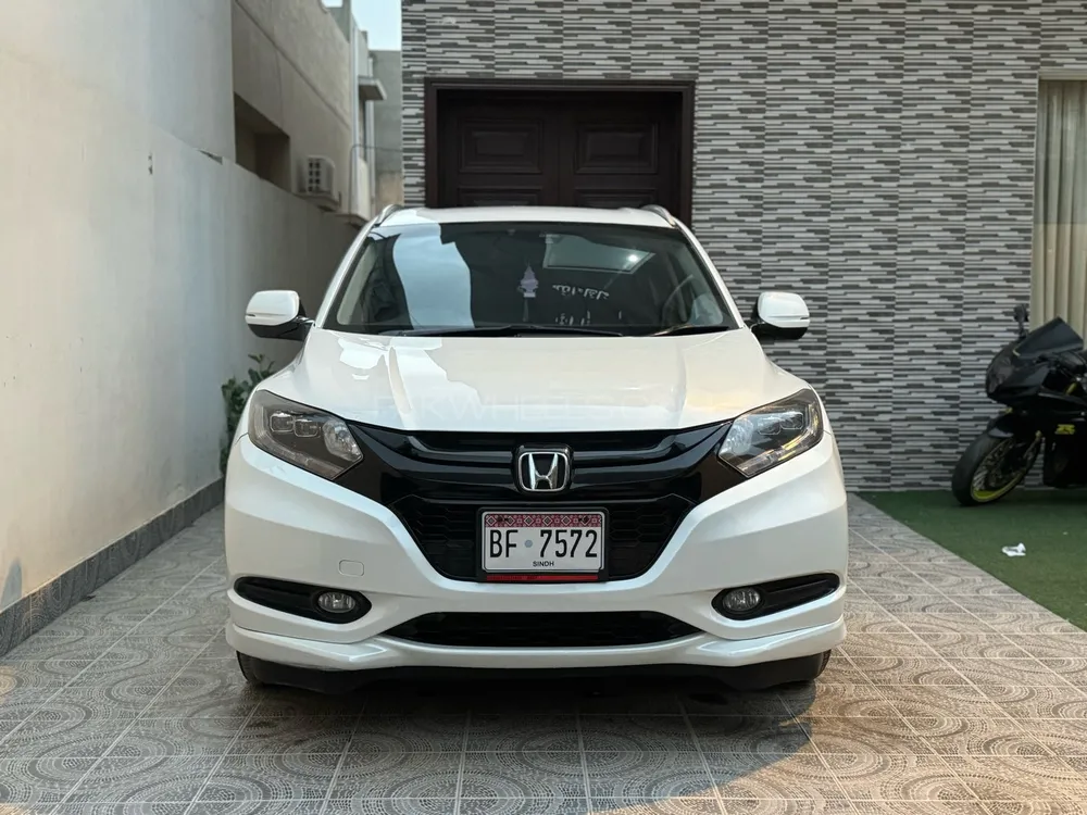 Honda Vezel 2015 for Sale in Karachi Image-1