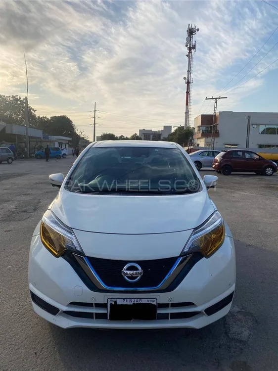 Nissan Note 2018 for Sale in Lahore Image-1