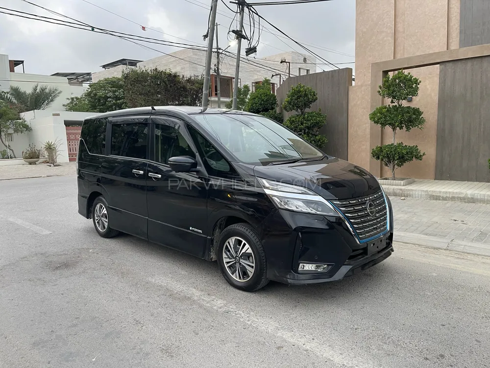 Nissan Serena 2019 for Sale in Karachi Image-1