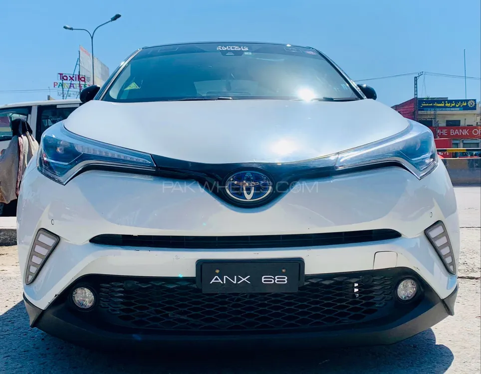 Toyota C-HR 2018 for Sale in Islamabad Image-1