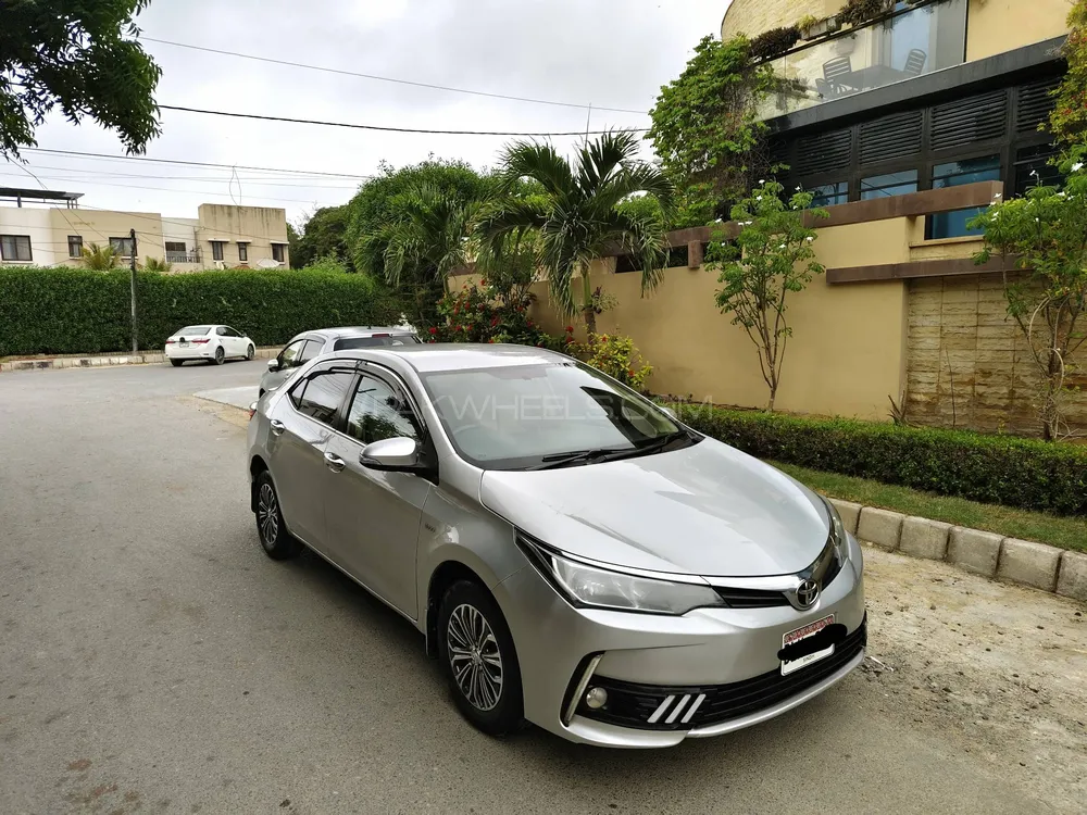 Toyota Corolla 2017 for Sale in Karachi Image-1