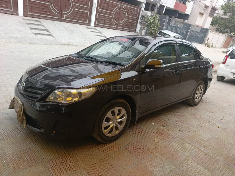 Toyota Corolla 2013 for Sale in Karachi Image-1